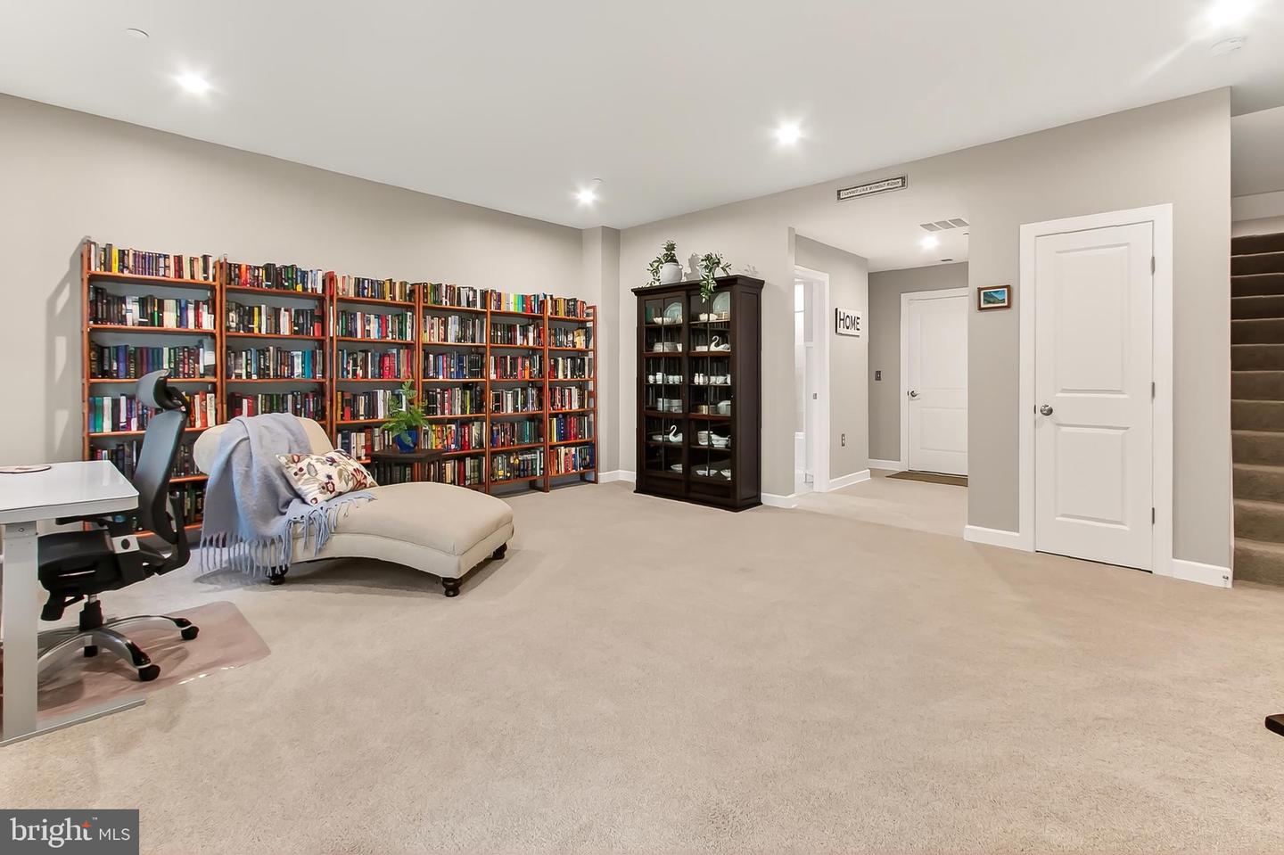 Fairfax, Virginia, 22033, United States, 4 Bedrooms Bedrooms, ,5 BathroomsBathrooms,Residential,Active,1992238