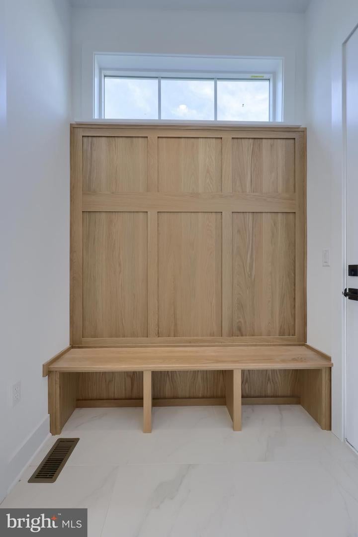 East Petersburg, Pennsylvania, 17520, United States, 4 Bedrooms Bedrooms, ,5 BathroomsBathrooms,Residential,Active,1702111