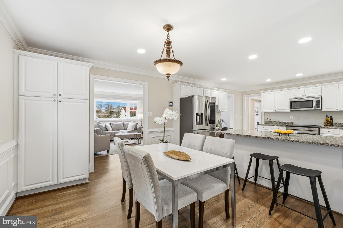 Fairfax, Virginia, 22030, United States, 5 Bedrooms Bedrooms, ,6 BathroomsBathrooms,Residential,Active,2008336