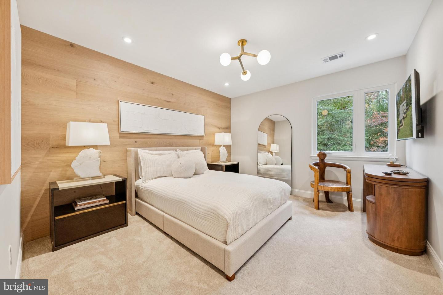 Oakton, Virginia, 22124, United States, 4 Bedrooms Bedrooms, ,4 BathroomsBathrooms,Residential,Active,1971783