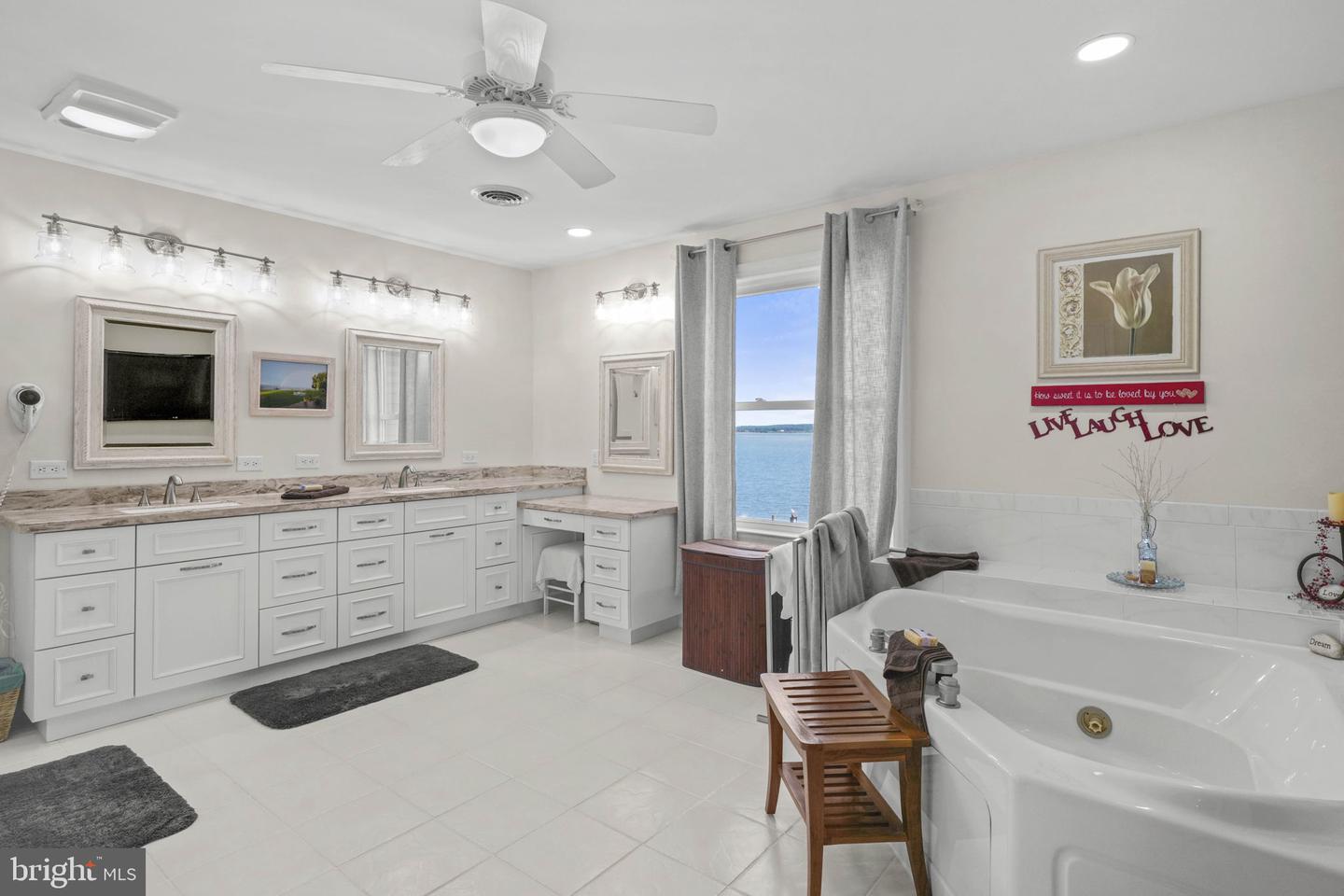 Newburg, Maryland, 20664, United States, 4 Bedrooms Bedrooms, ,3 BathroomsBathrooms,Residential,Active,1929801