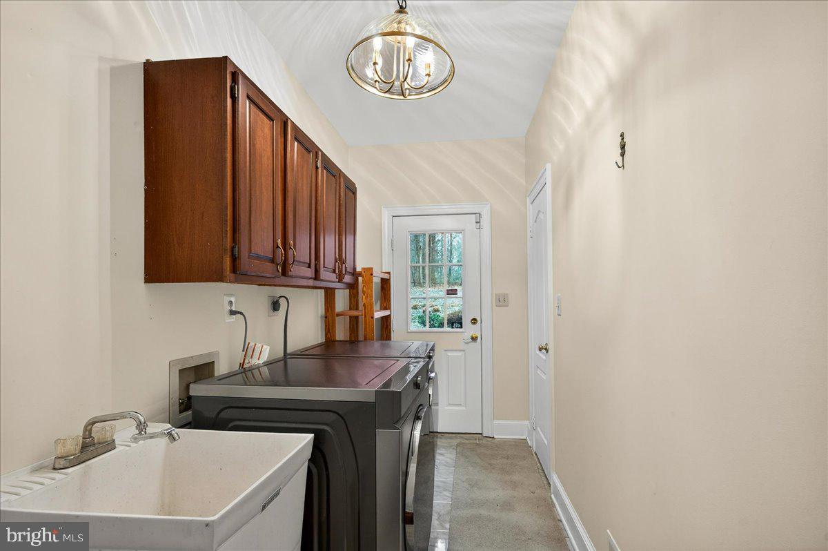Clifton, Virginia, 20124, United States, 5 Bedrooms Bedrooms, ,6 BathroomsBathrooms,Residential,Active,2025639
