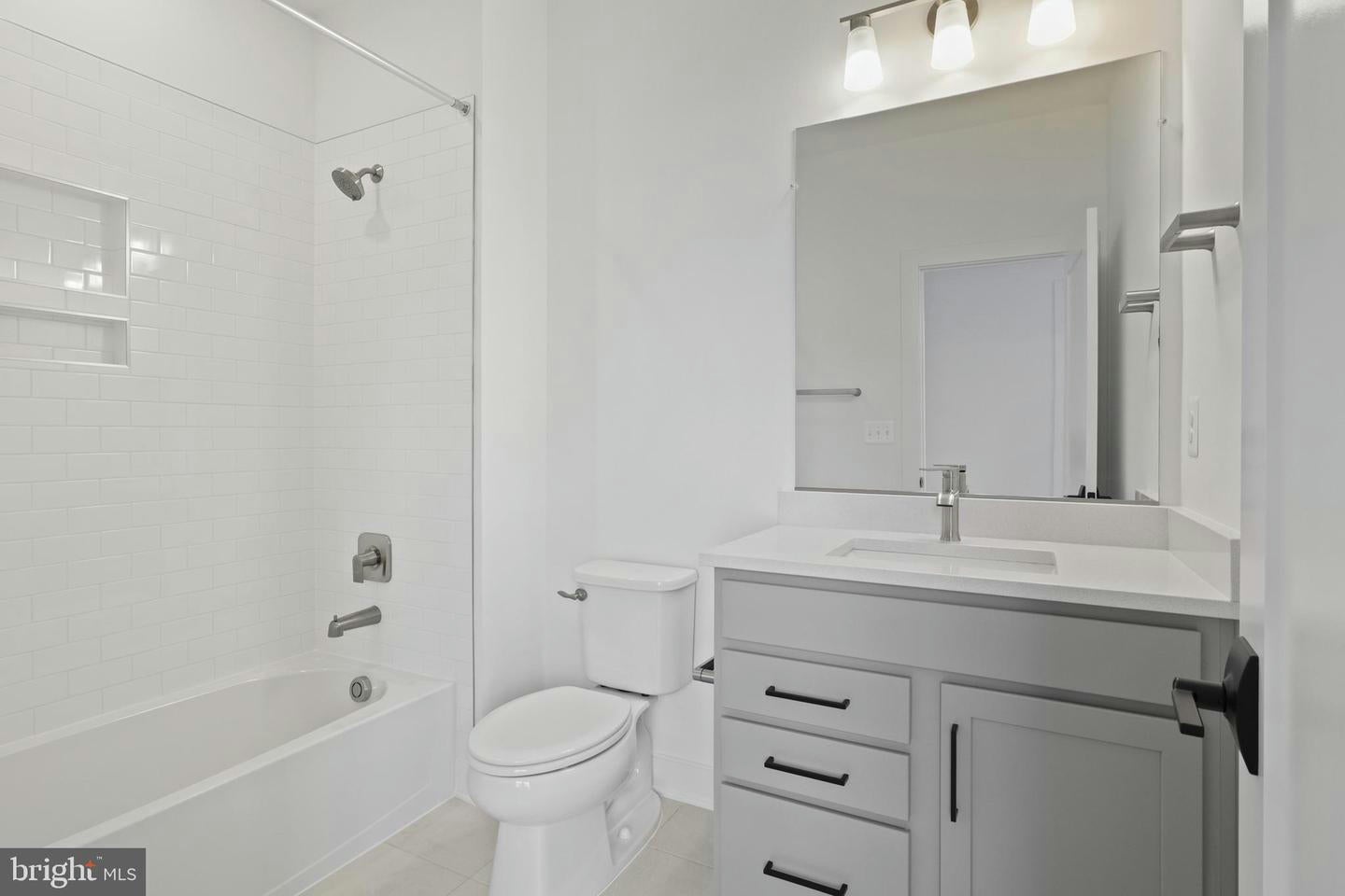 Falls Church, Virginia, 22046, United States, 4 Bedrooms Bedrooms, ,5 BathroomsBathrooms,Residential,Contingent,1702402