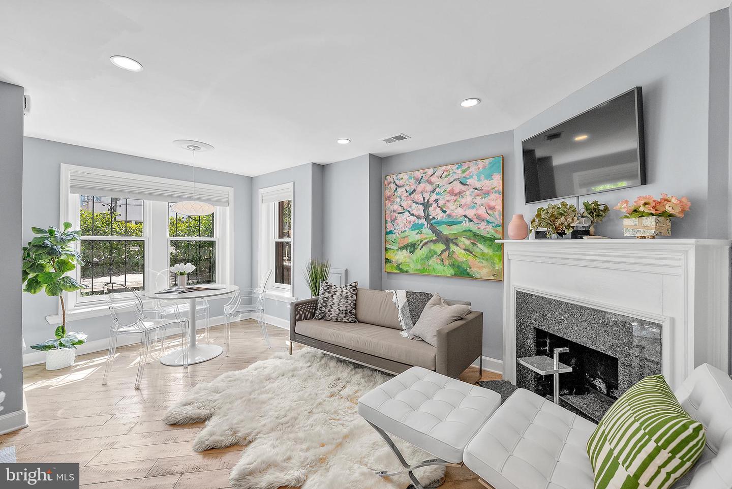 Washington, District Of Columbia, 20005, United States, 3 Bedrooms Bedrooms, ,4 BathroomsBathrooms,Residential,Active,1943762