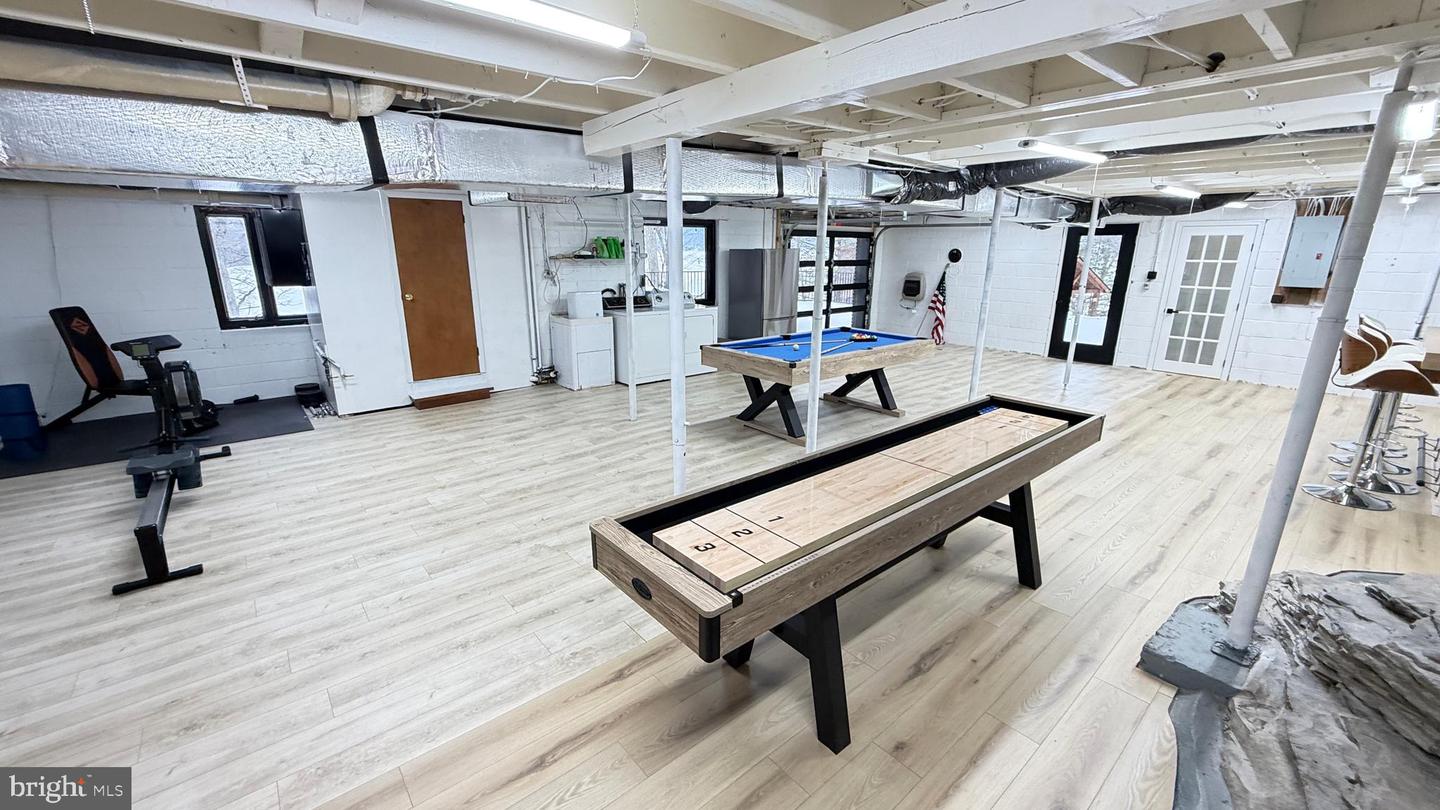 Lakeville, Pennsylvania, 18438, United States, 4 Bedrooms Bedrooms, ,2 BathroomsBathrooms,Residential,Active,2007650