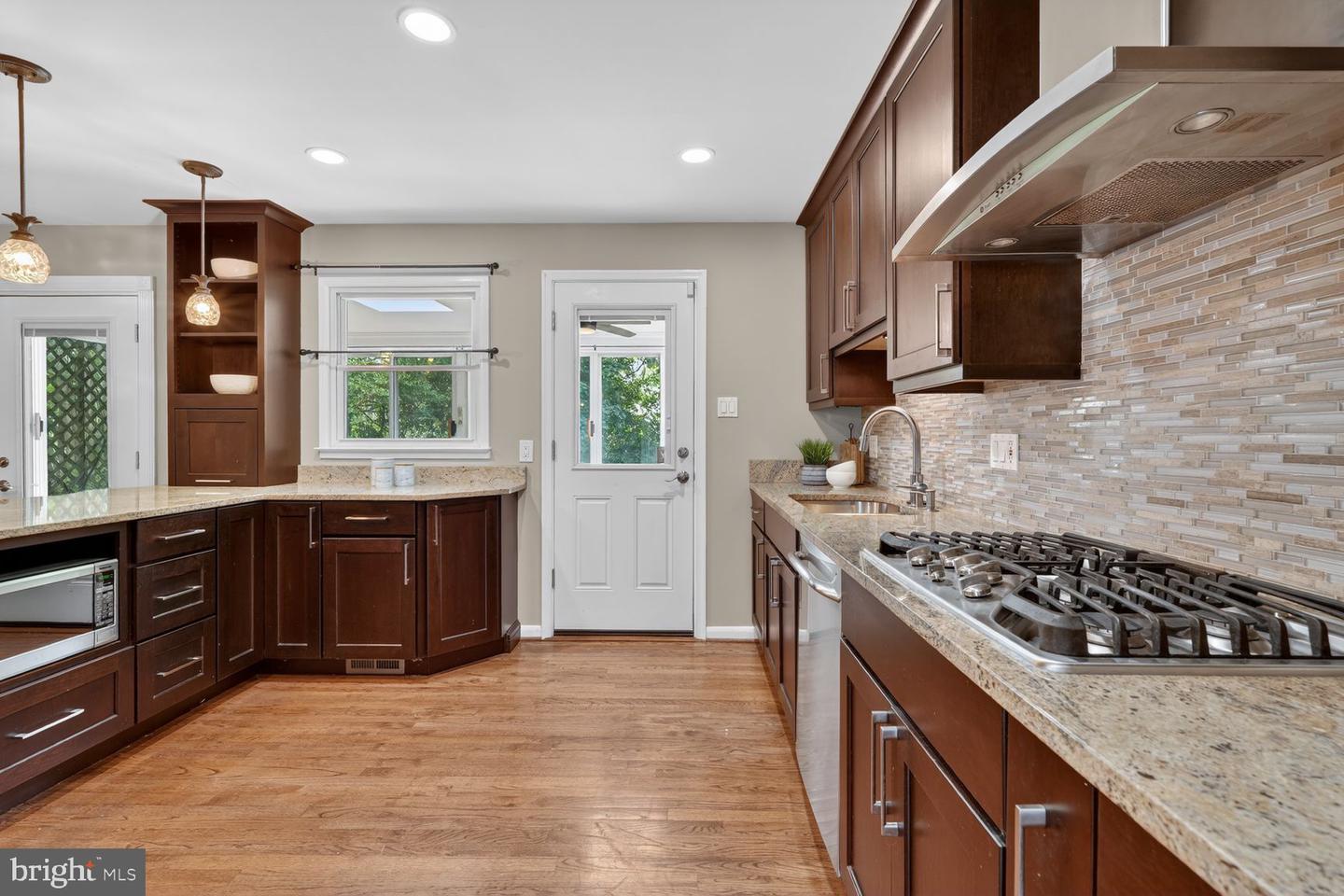 Falls Church, Virginia, 22043, United States, 4 Bedrooms Bedrooms, ,3 BathroomsBathrooms,Residential,Active,2045048