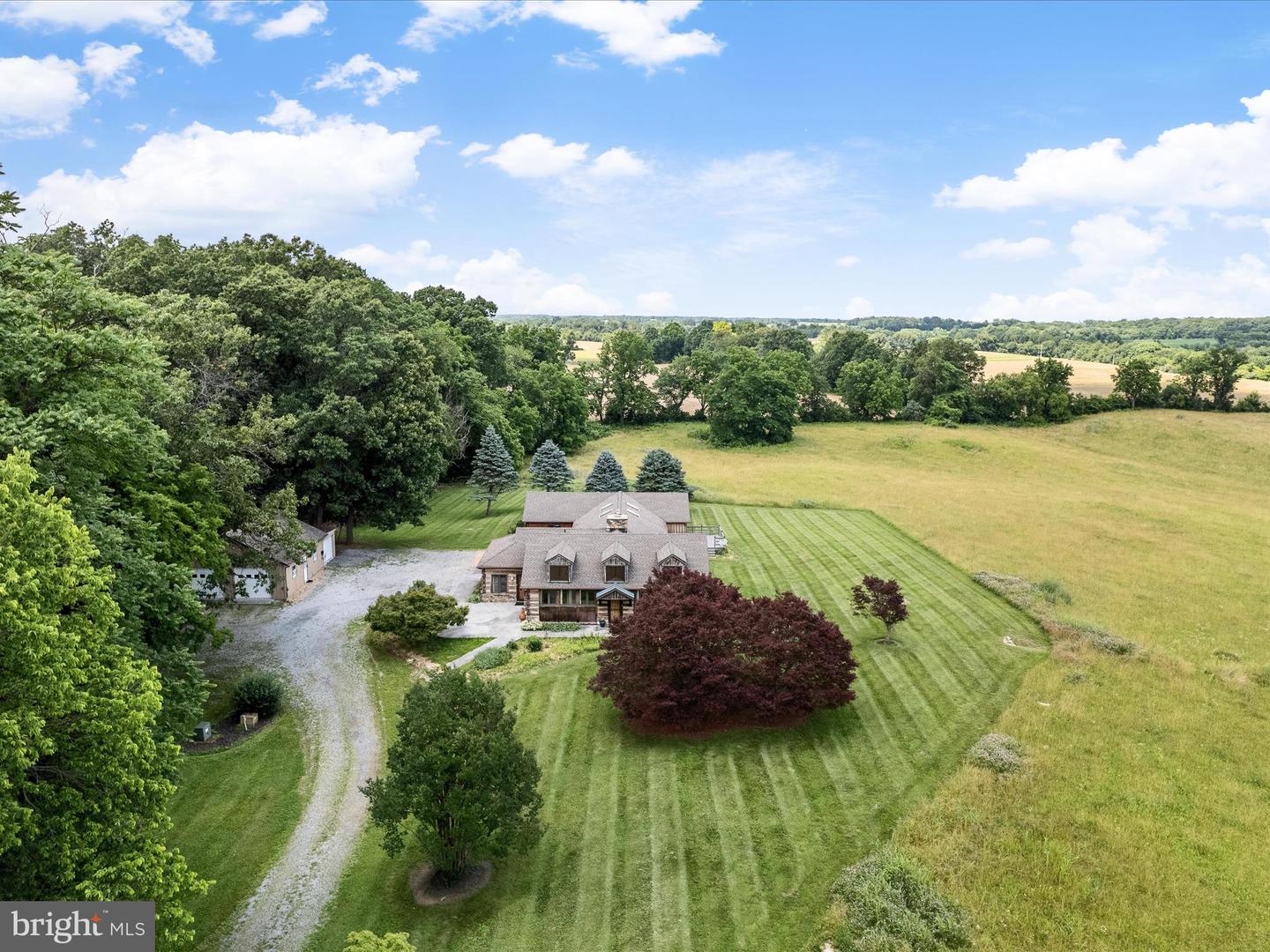 Berryville, Virginia, 22611, United States, 4 Bedrooms Bedrooms, ,3 BathroomsBathrooms,Residential,Active,1884871