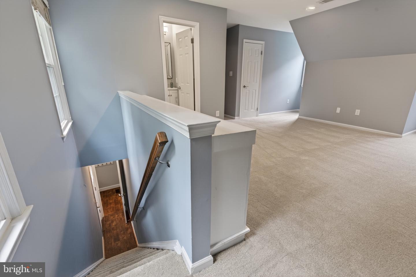 Fairfax Station, Virginia, 22039, United States, 5 Bedrooms Bedrooms, ,5 BathroomsBathrooms,Residential,Pending,2045787