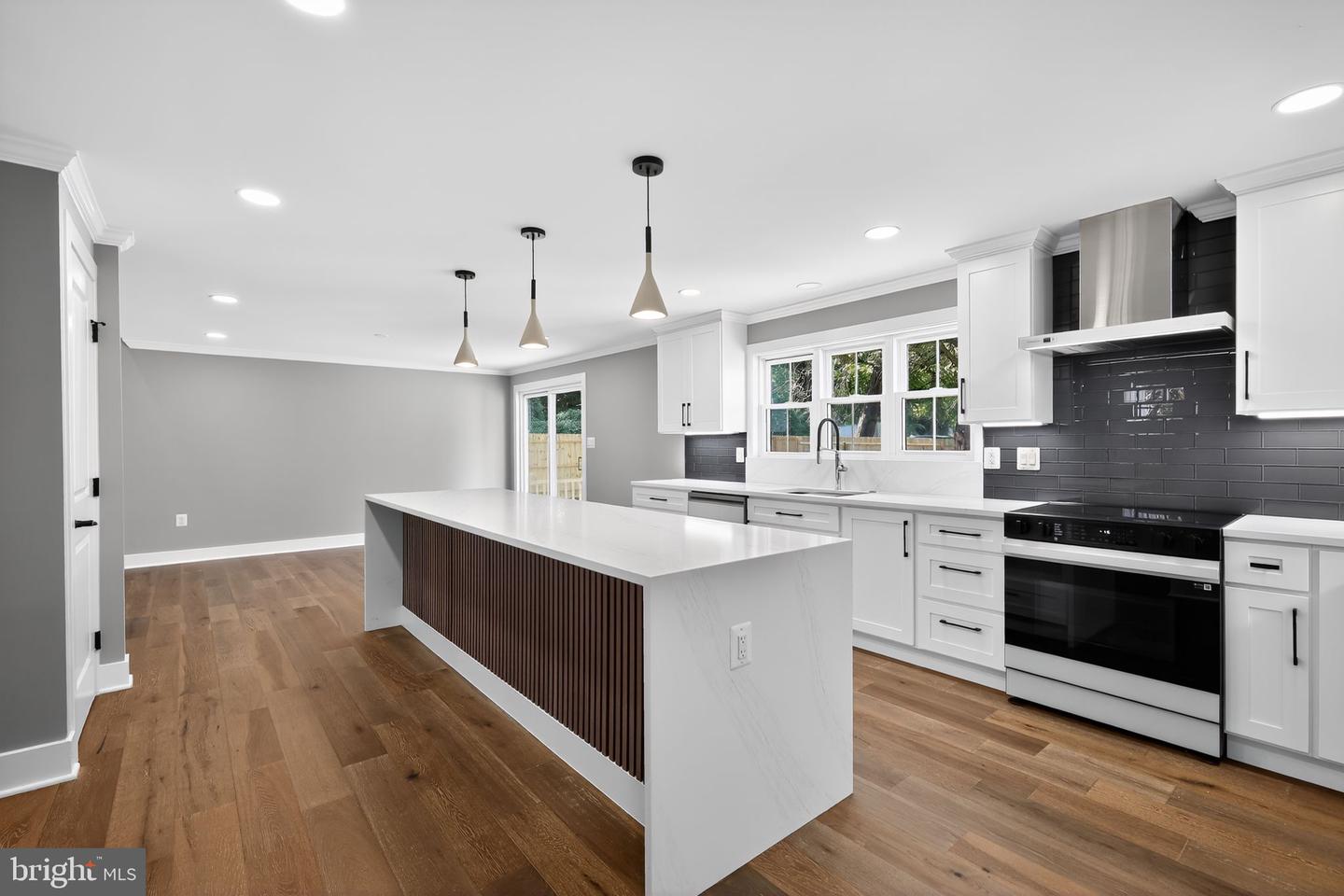 Annapolis, Maryland, 21401, United States, 3 Bedrooms Bedrooms, ,3 BathroomsBathrooms,Residential,Active,1934817