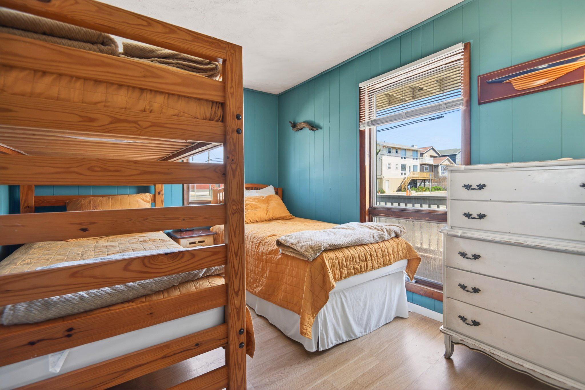 Long Beach Twp, New Jersey, 08008, United States, 8 Bedrooms Bedrooms, ,4 BathroomsBathrooms,Residential,Active,2021663