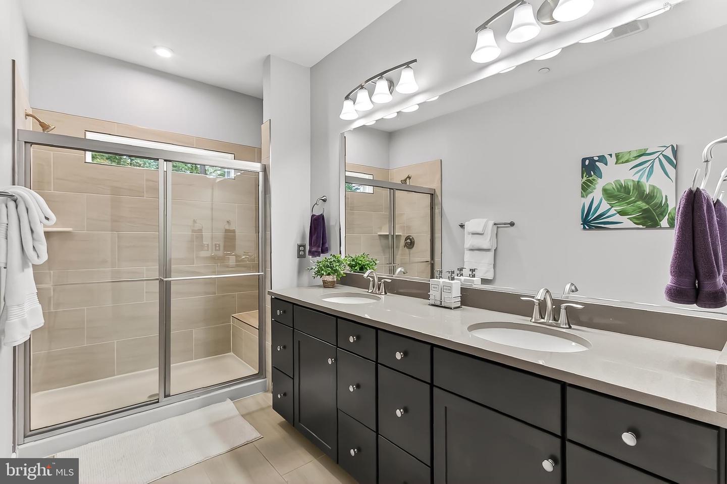 Fairfax, Virginia, 22033, United States, 4 Bedrooms Bedrooms, ,5 BathroomsBathrooms,Residential,Active,1992238