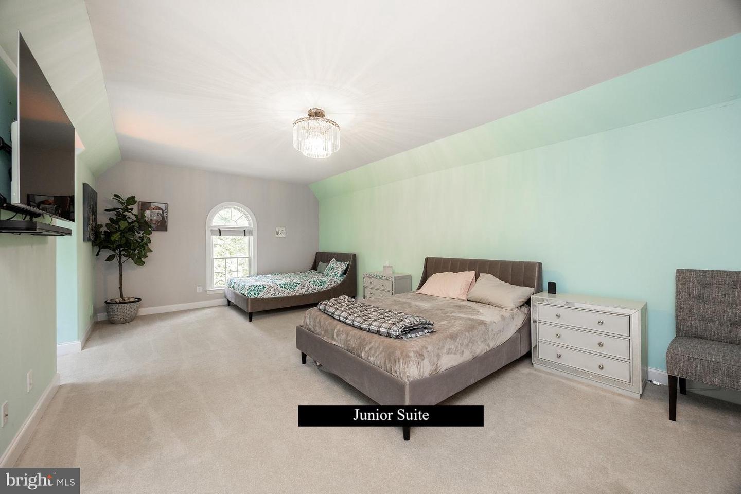 Landenberg, Pennsylvania, 19350, United States, 5 Bedrooms Bedrooms, ,6 BathroomsBathrooms,Residential,Active,1965819