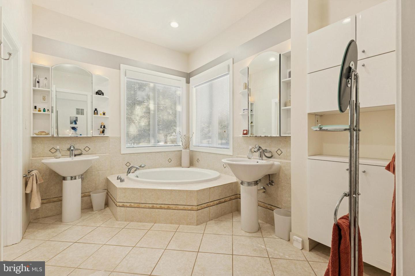 Gainesville, Virginia, 20155, United States, 3 Bedrooms Bedrooms, ,5 BathroomsBathrooms,Residential,Active,2015424