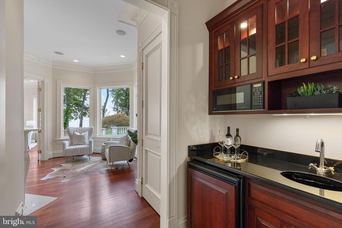 Lorton, Virginia, 22079, United States, 6 Bedrooms Bedrooms, ,8 BathroomsBathrooms,Residential,Active,1933878