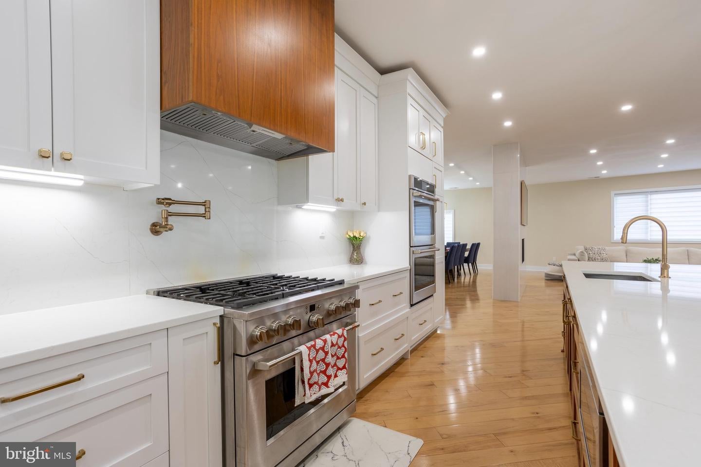 Pikesville, Maryland, 21208, United States, 6 Bedrooms Bedrooms, ,5 BathroomsBathrooms,Residential,Active,2010580