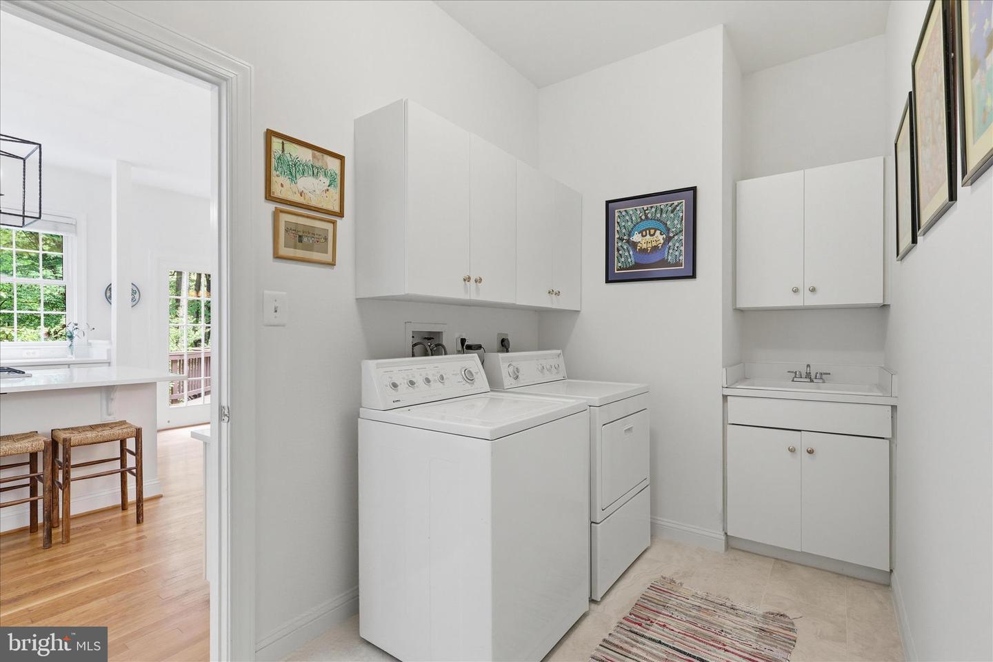Oakton, Virginia, 22124, United States, 5 Bedrooms Bedrooms, ,5 BathroomsBathrooms,Residential,Pending,2045766