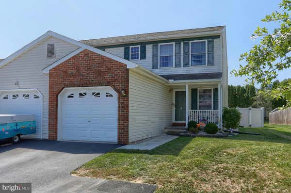 8 GRASSHOPPER CT, MYERSTOWN, PA 17067, photo 3 of 42