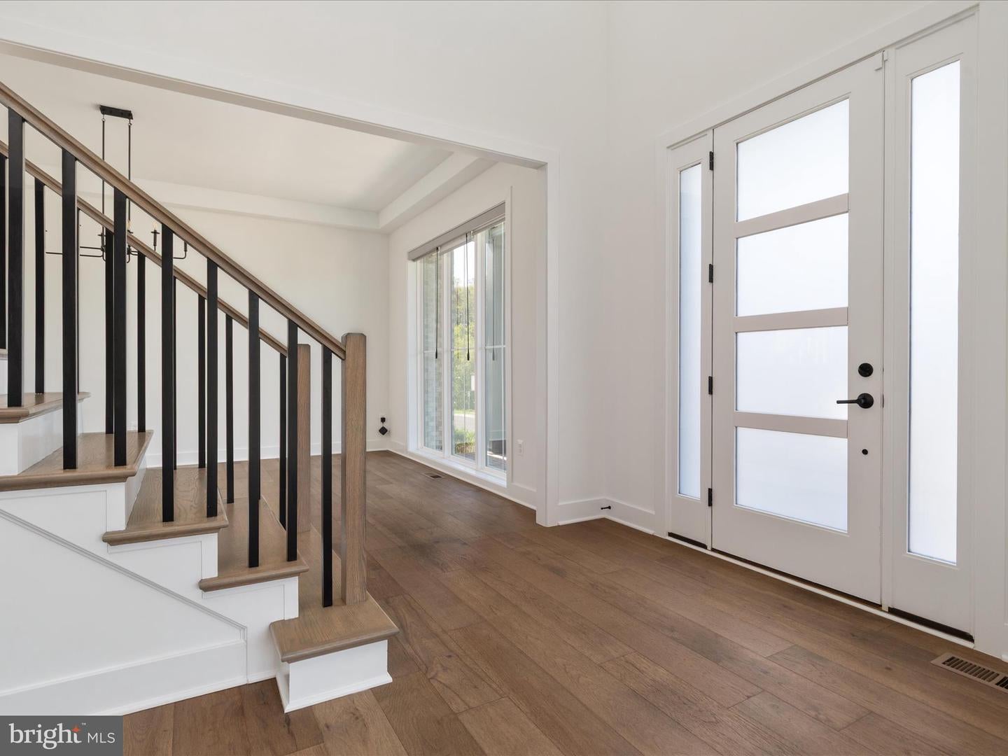 Oakton, Virginia, 22124, United States, 6 Bedrooms Bedrooms, ,6 BathroomsBathrooms,Residential,Active,1960120