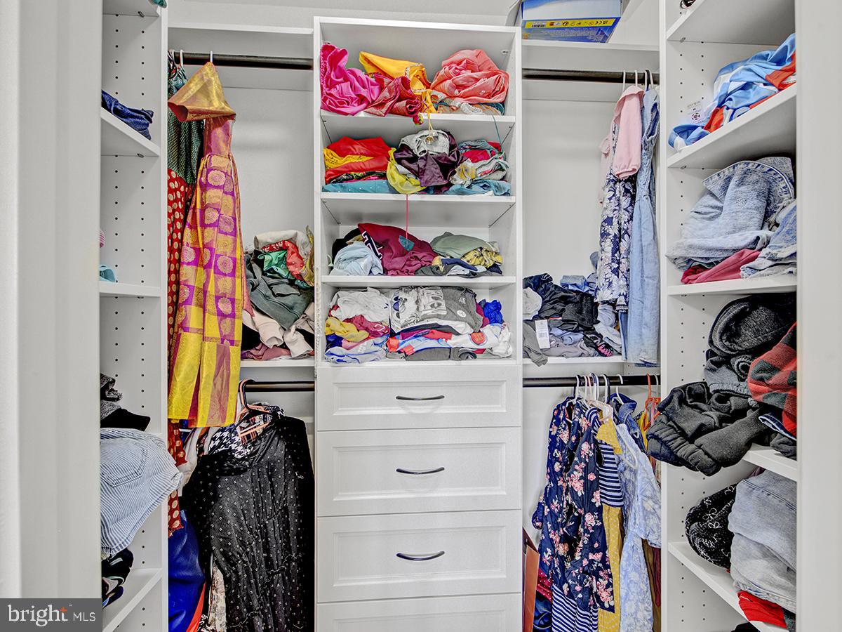 Monmouth Junction, New Jersey, 08852, United States, 5 Bedrooms Bedrooms, ,6 BathroomsBathrooms,Residential,Active,1820314