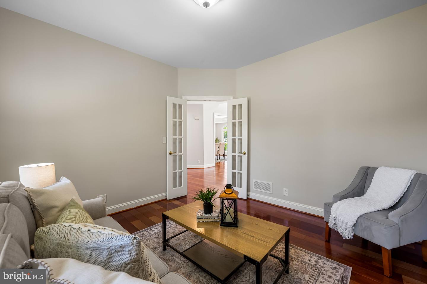Ellicott City, Maryland, 21042, United States, 5 Bedrooms Bedrooms, ,5 BathroomsBathrooms,Residential,Pending,2045798