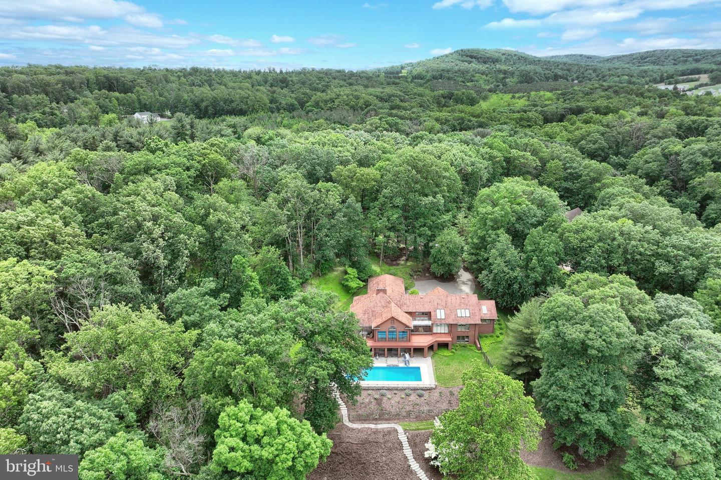 Spring Grove, Pennsylvania, 17362, United States, 6 Bedrooms Bedrooms, ,6 BathroomsBathrooms,Residential,Active,1825088
