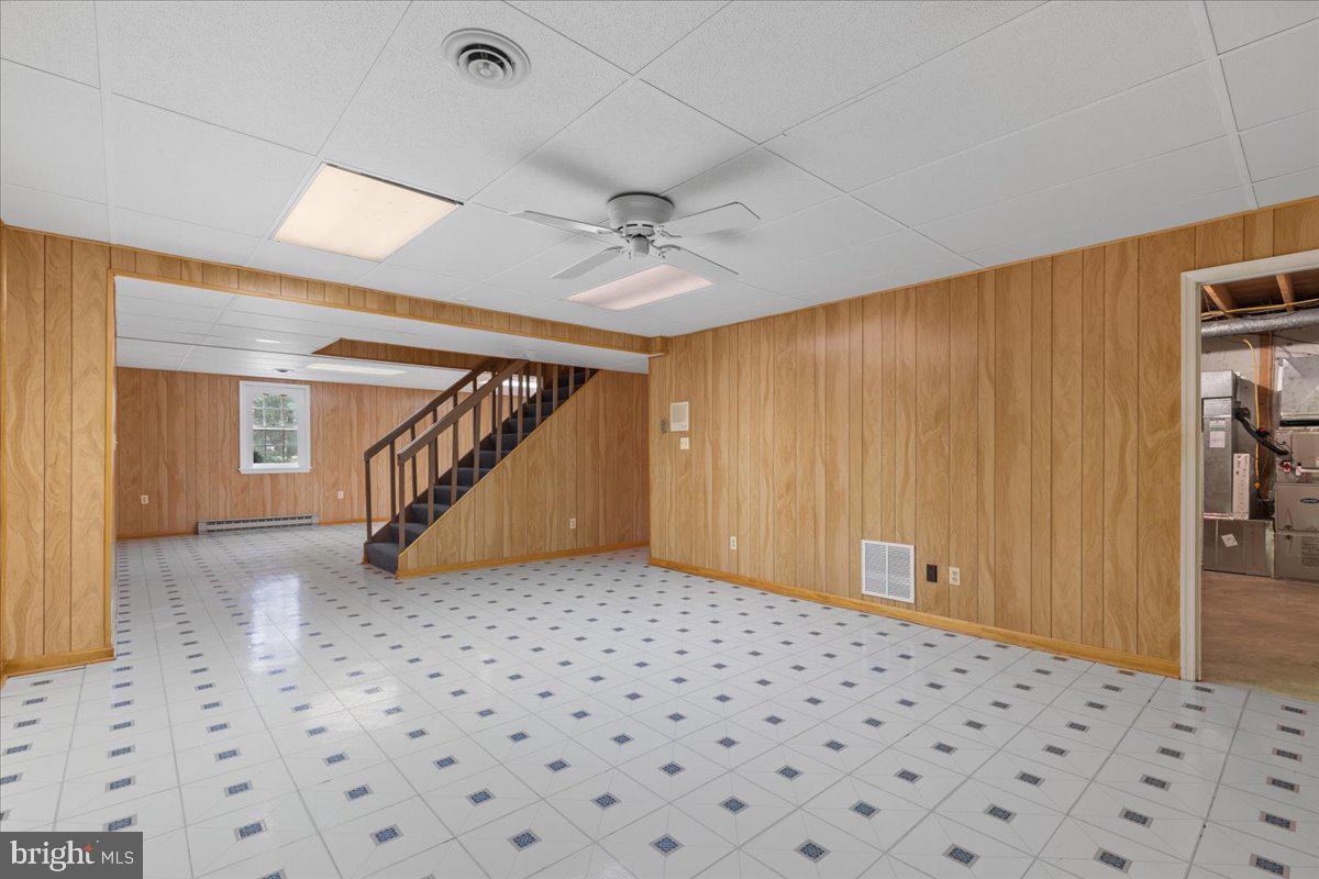 Great Falls, Virginia, 22066, United States, 5 Bedrooms Bedrooms, ,3 BathroomsBathrooms,Residential,Active,1941376