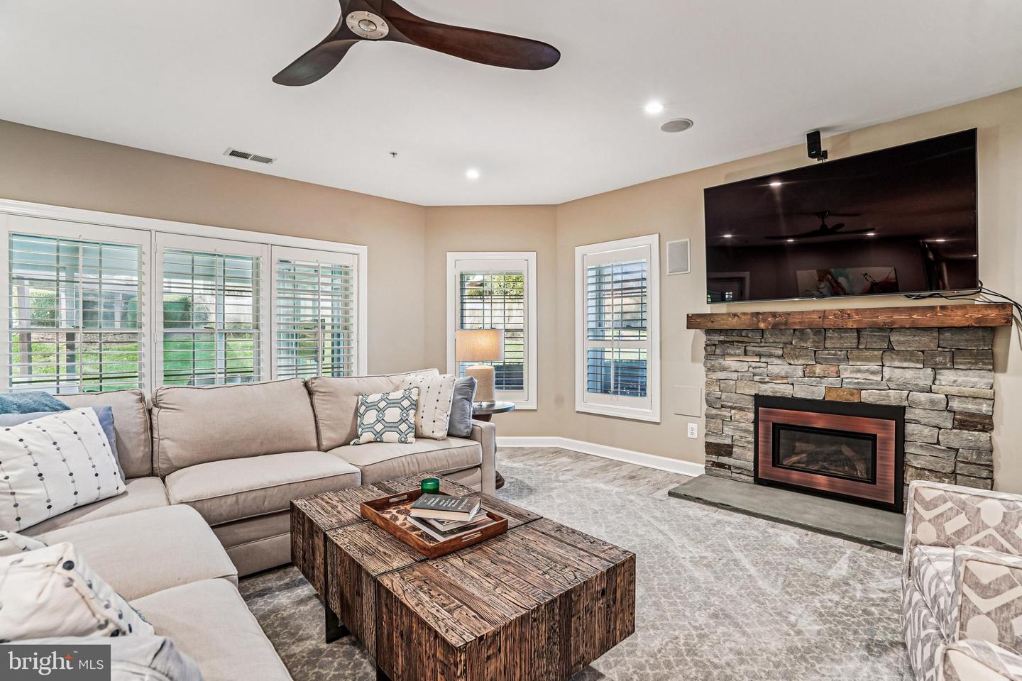 Leesburg, Virginia, 20175, United States, 5 Bedrooms Bedrooms, ,6 BathroomsBathrooms,Residential,Active,1987213