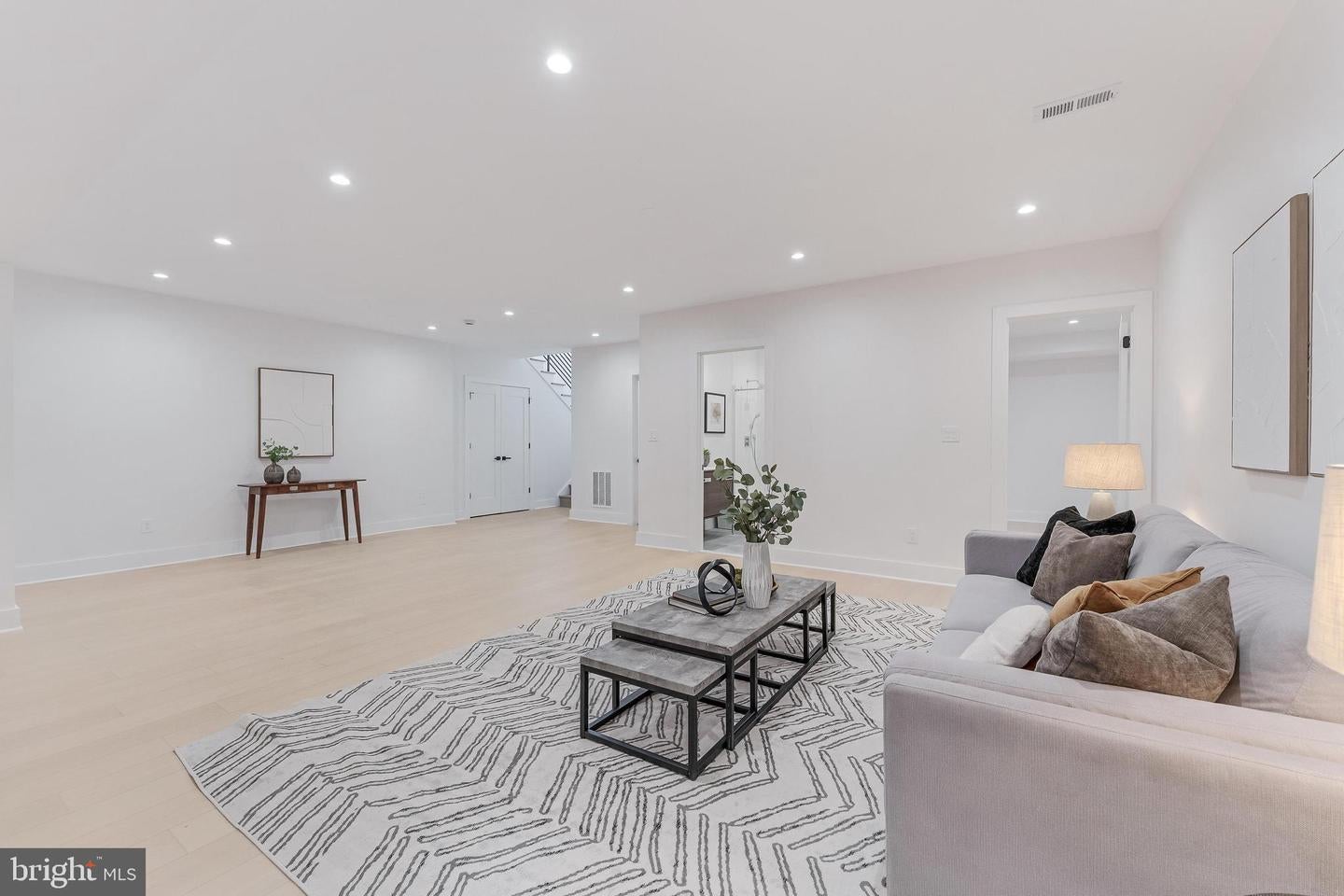 Falls Church, Virginia, 22042, United States, 6 Bedrooms Bedrooms, ,6 BathroomsBathrooms,Residential,Active,1989772