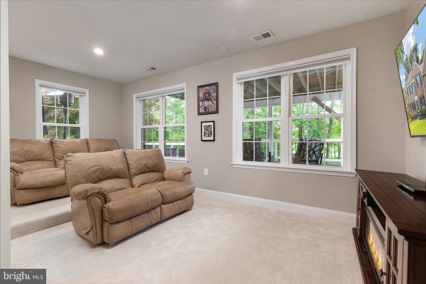 Haymarket, Virginia, 20169, United States, 5 Bedrooms Bedrooms, ,5 BathroomsBathrooms,Residential,Pending,2045778
