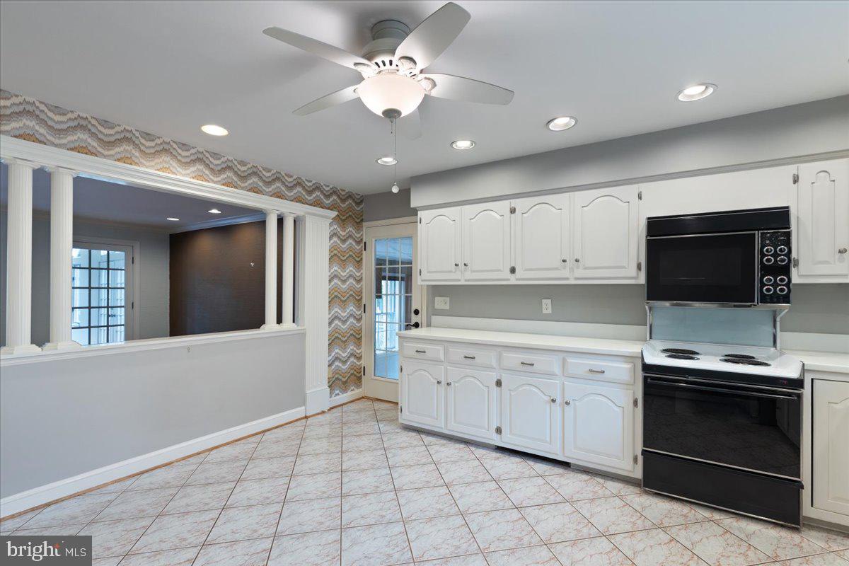 Great Falls, Virginia, 22066, United States, 5 Bedrooms Bedrooms, ,3 BathroomsBathrooms,Residential,Active,1941376