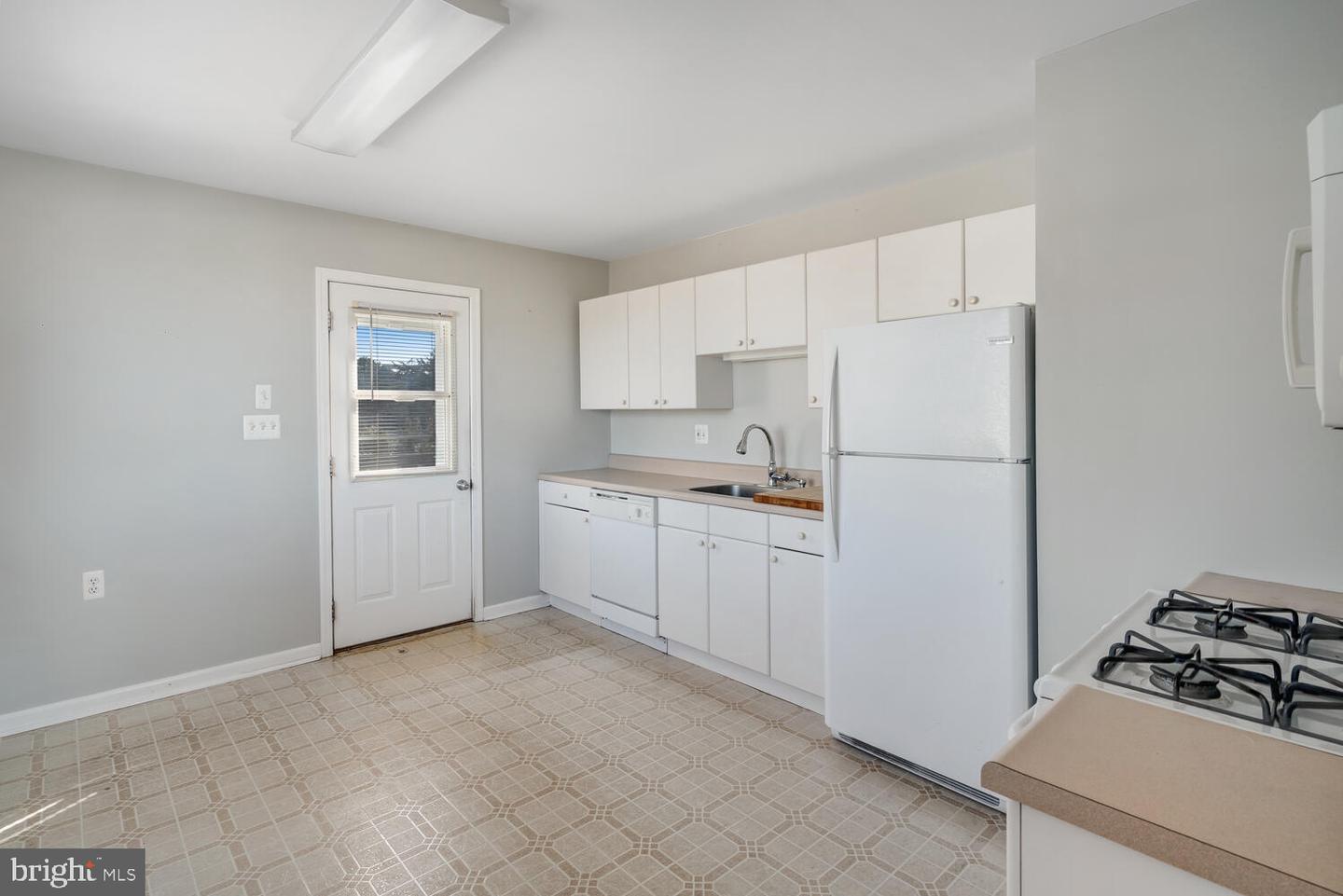 Barnegat Light, New Jersey, 08006, United States, 3 Bedrooms Bedrooms, ,2 BathroomsBathrooms,Residential,Active,2016106