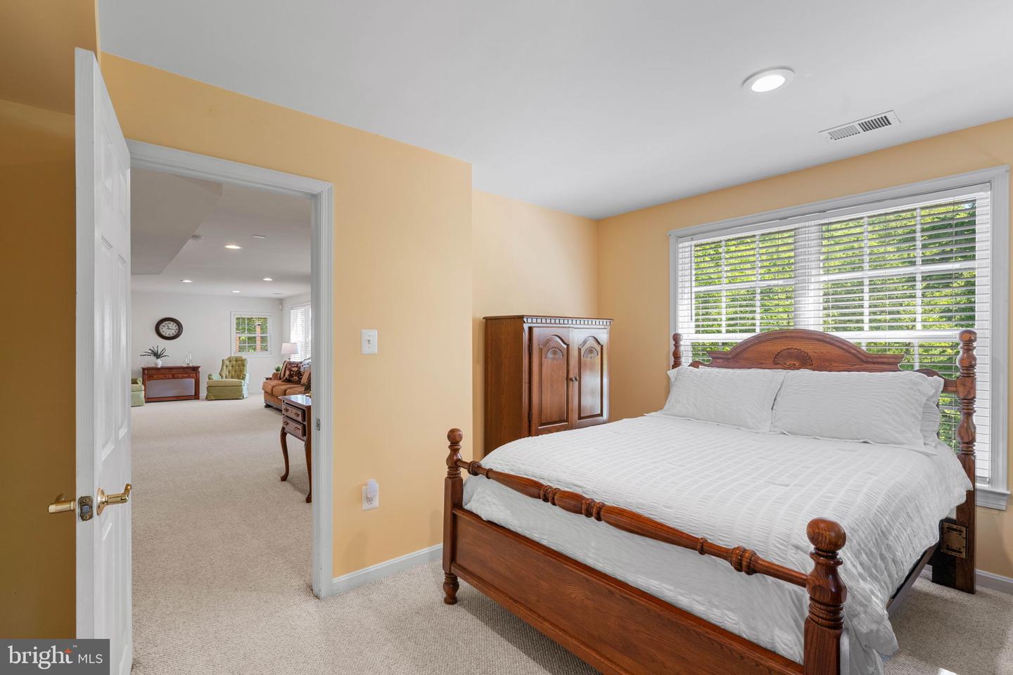 Springfield, Virginia, 22153, United States, 6 Bedrooms Bedrooms, ,6 BathroomsBathrooms,Residential,Active,2044593