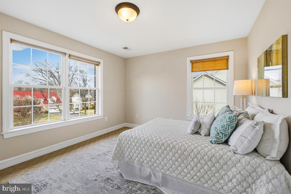 Fairfax, Virginia, 22030, United States, 5 Bedrooms Bedrooms, ,6 BathroomsBathrooms,Residential,Active,2008336