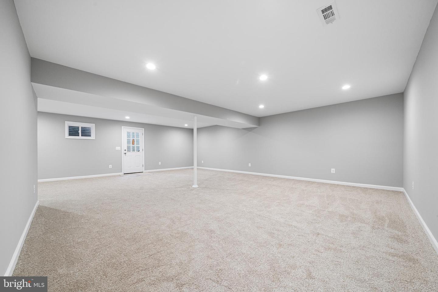 Clifton, Virginia, 20124, United States, 4 Bedrooms Bedrooms, ,4 BathroomsBathrooms,Residential,Active,2041351
