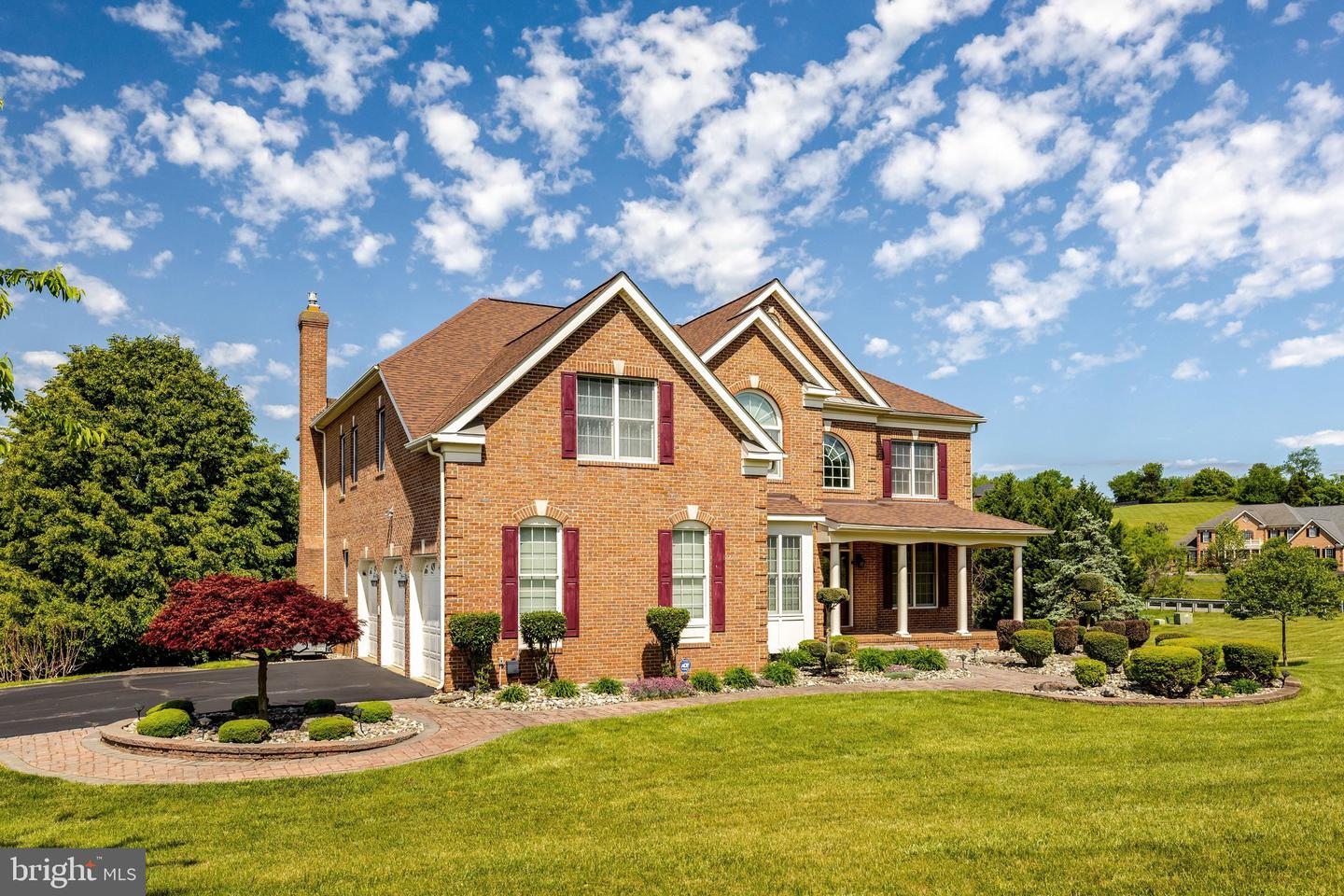 Leesburg, Virginia, 20175, United States, 5 Bedrooms Bedrooms, ,5 BathroomsBathrooms,Residential,Active,2021689