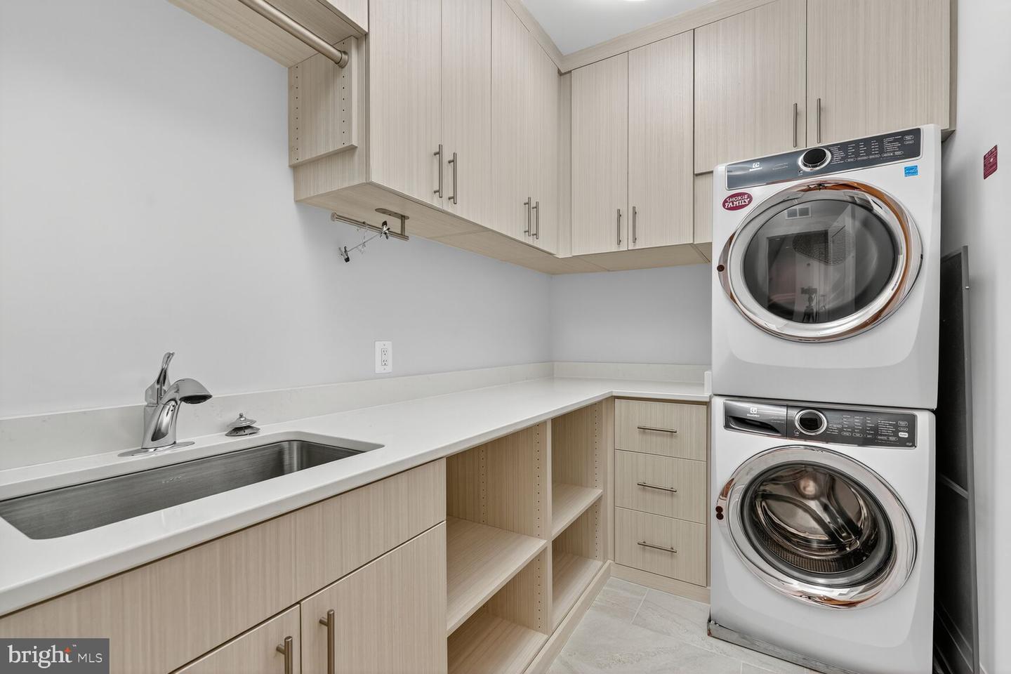 Alexandria, Virginia, 22314, United States, 4 Bedrooms Bedrooms, ,5 BathroomsBathrooms,Residential,Active,1959984