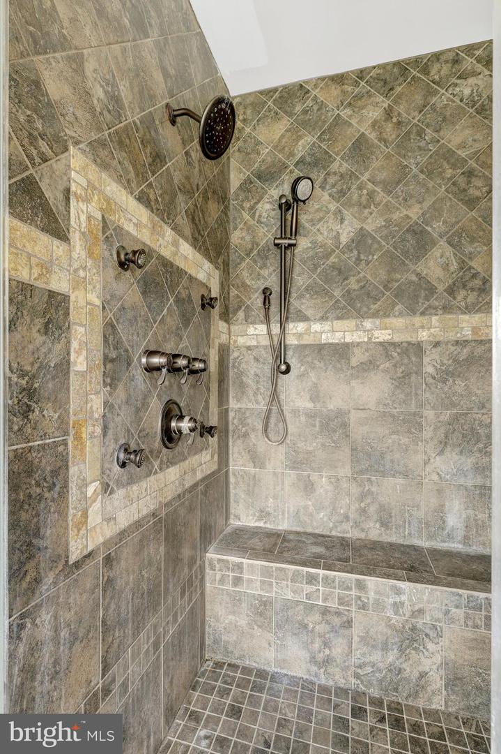 Leesburg, Virginia, 20175, United States, 4 Bedrooms Bedrooms, ,5 BathroomsBathrooms,Residential,Active,1894598
