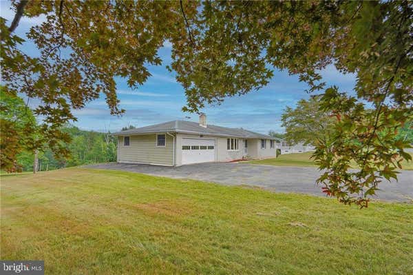 127 S HILLTOP RD, NEW RINGGOLD, PA 17960, photo 4 of 43