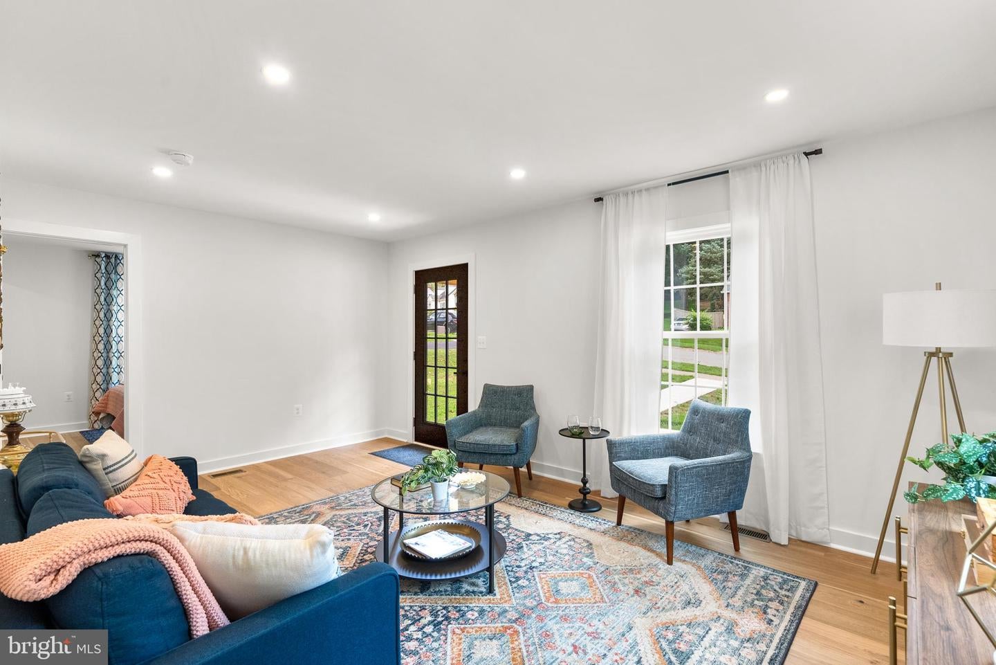 Kensington, Maryland, 20895, United States, 5 Bedrooms Bedrooms, ,4 BathroomsBathrooms,Residential,Active,1904171