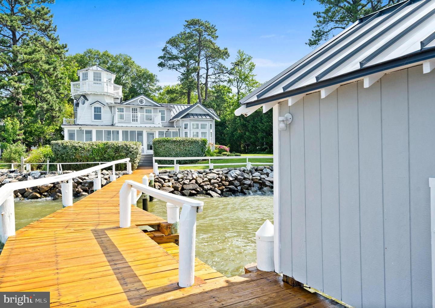 Cobb Island, Maryland, 20625, United States, 6 Bedrooms Bedrooms, ,6 BathroomsBathrooms,Residential,Contingent,1849506