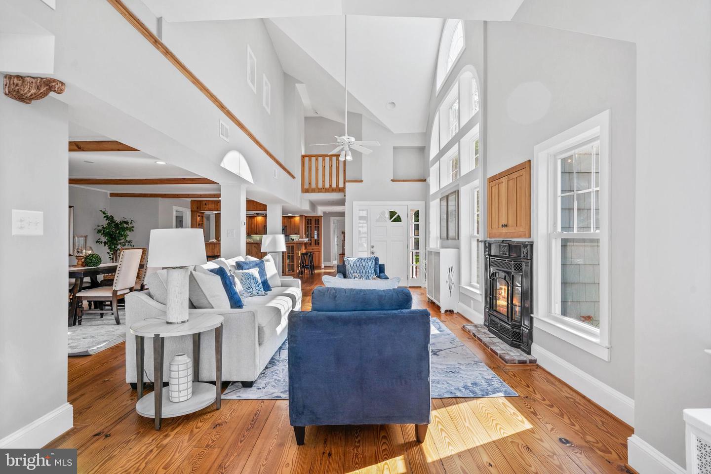 Cobb Island, Maryland, 20625, United States, 6 Bedrooms Bedrooms, ,6 BathroomsBathrooms,Residential,Contingent,1849506
