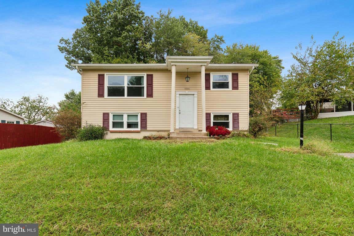 12906 KENMAR DR, WOODBRIDGE, VA 22193, photo 1 of 23