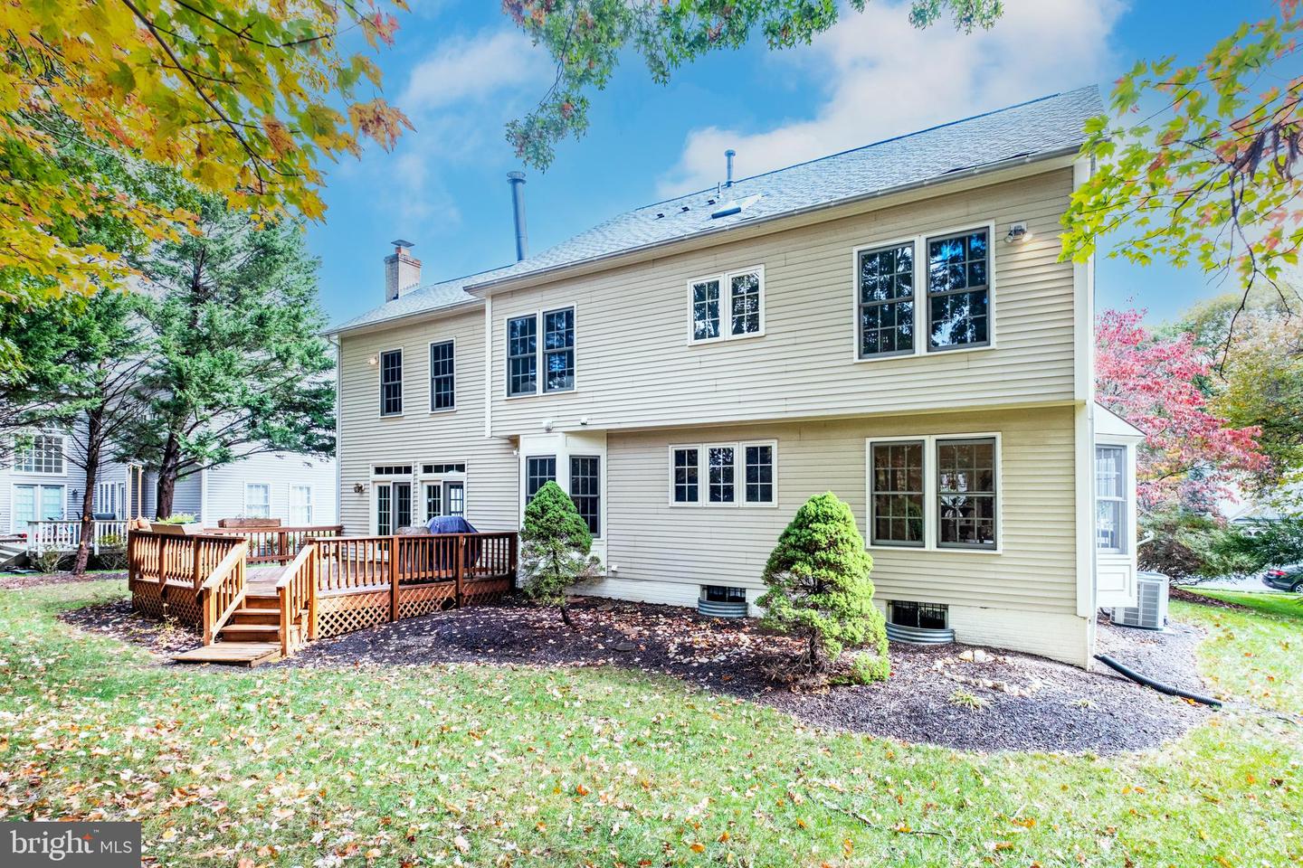 Fairfax Station, Virginia, 22039, United States, 4 Bedrooms Bedrooms, ,4 BathroomsBathrooms,Residential,Active,1988427