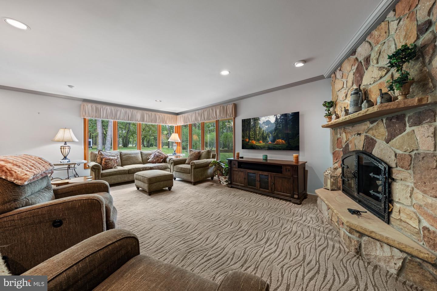 Hammonton, New Jersey, 08037, United States, 5 Bedrooms Bedrooms, ,6 BathroomsBathrooms,Residential,Active,1954441