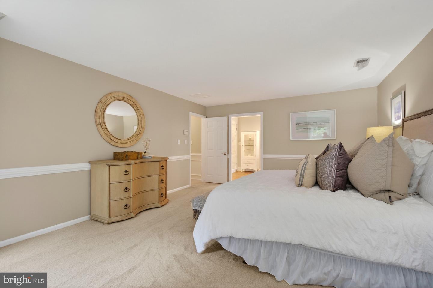 Fairfax Station, Virginia, 22039, United States, 5 Bedrooms Bedrooms, ,5 BathroomsBathrooms,Residential,Pending,2045787