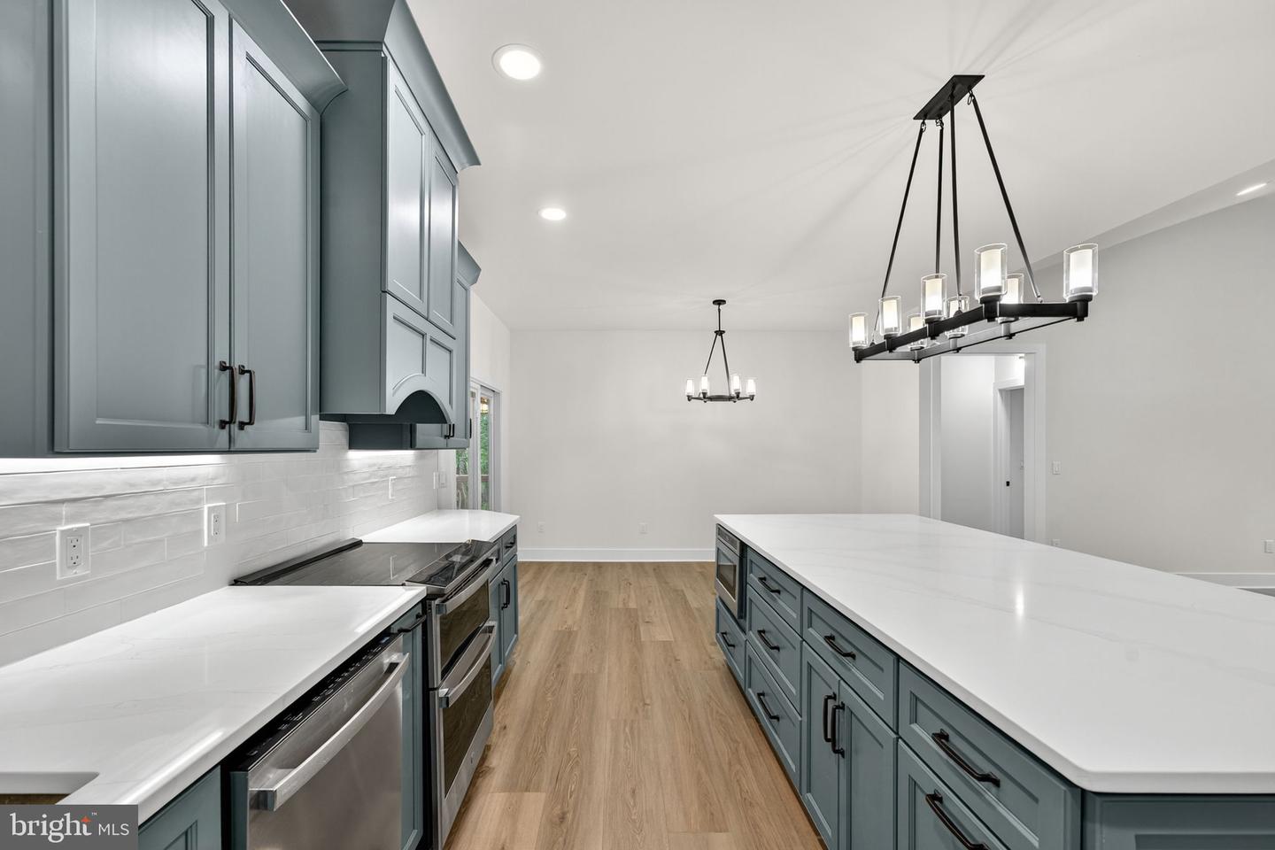 Warrenton, Virginia, 20187, United States, 3 Bedrooms Bedrooms, ,4 BathroomsBathrooms,Residential,Active,1963257