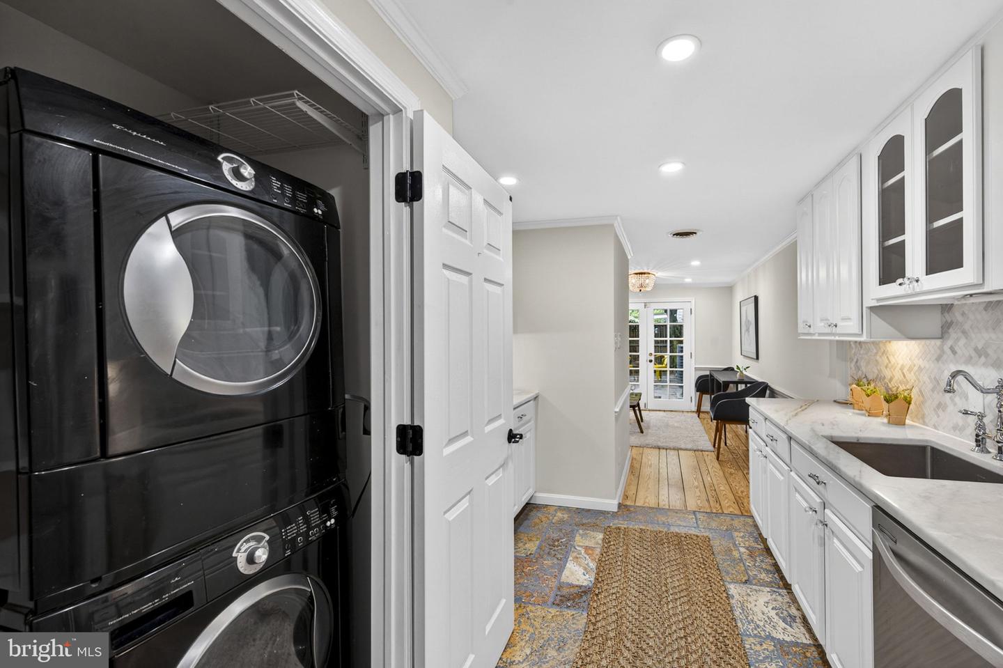 Alexandria, Virginia, 22314, United States, 3 Bedrooms Bedrooms, ,3 BathroomsBathrooms,Residential,Active,2044570