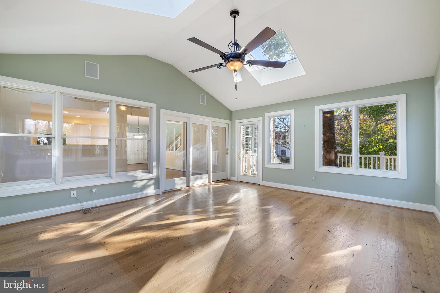 Rockville, Maryland, 20850, United States, 6 Bedrooms Bedrooms, ,5 BathroomsBathrooms,Residential,Active,1970950