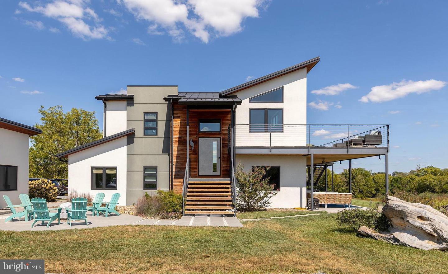 Berryville, Virginia, 22611, United States, 4 Bedrooms Bedrooms, ,4 BathroomsBathrooms,Residential,Active,1945547