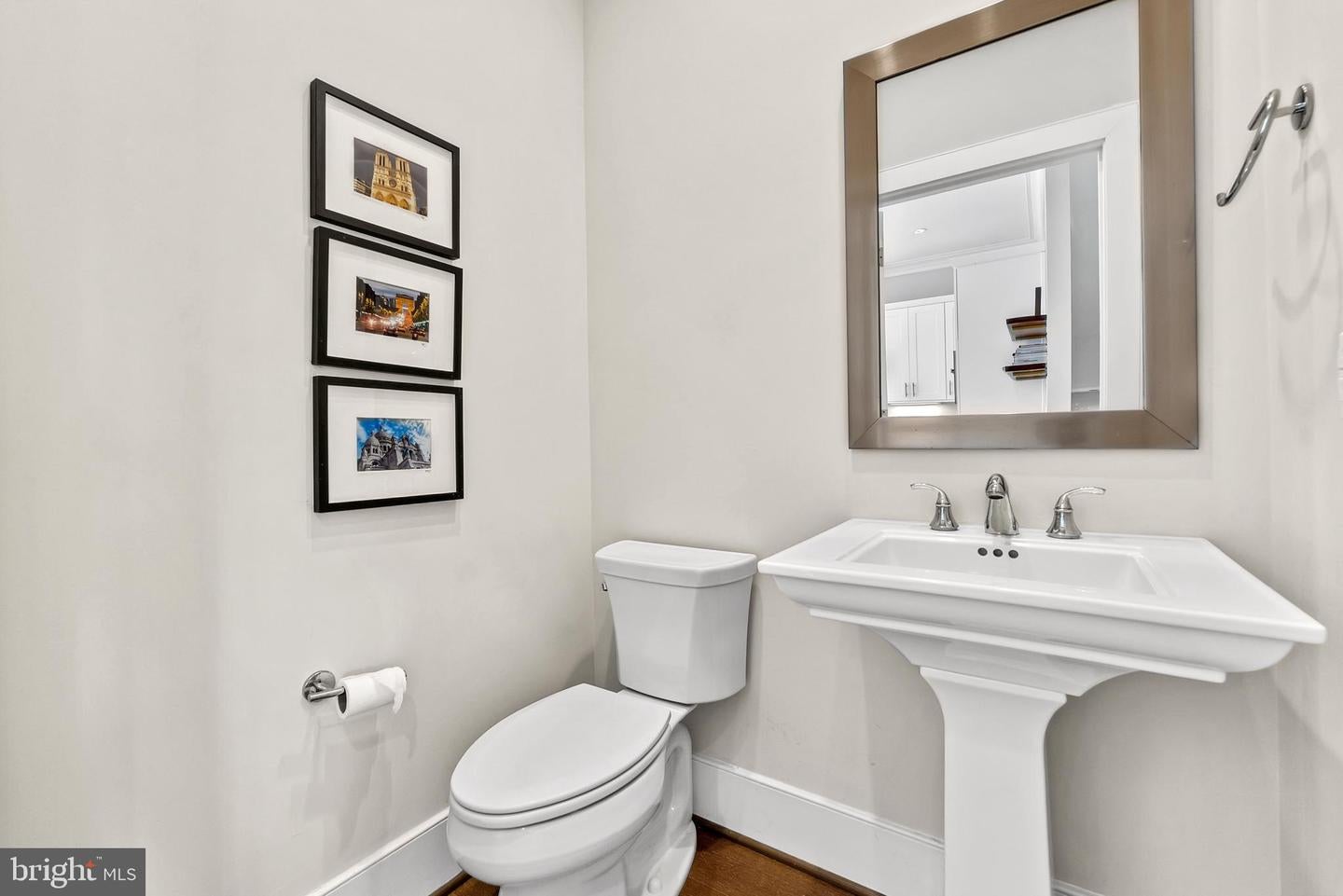 Alexandria, Virginia, 22314, United States, 3 Bedrooms Bedrooms, ,4 BathroomsBathrooms,Residential,Active,1933713